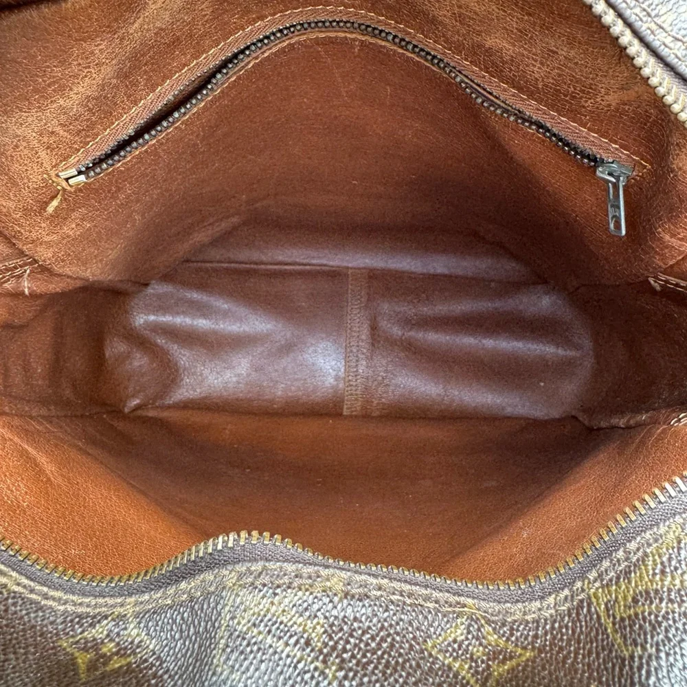 Authentic Louis Vuitton Saumur 36 Monogram Messenger Bag
